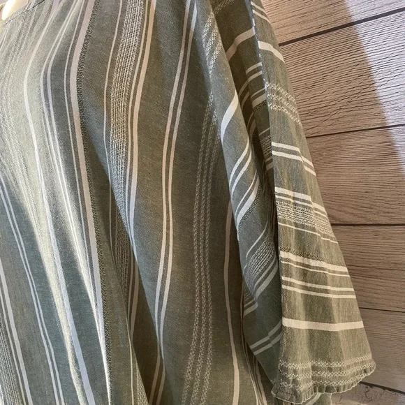 NWT Linen Blend Light Olive White Stripe Baggy Boho Front Tie Top - Picture 5 of 9